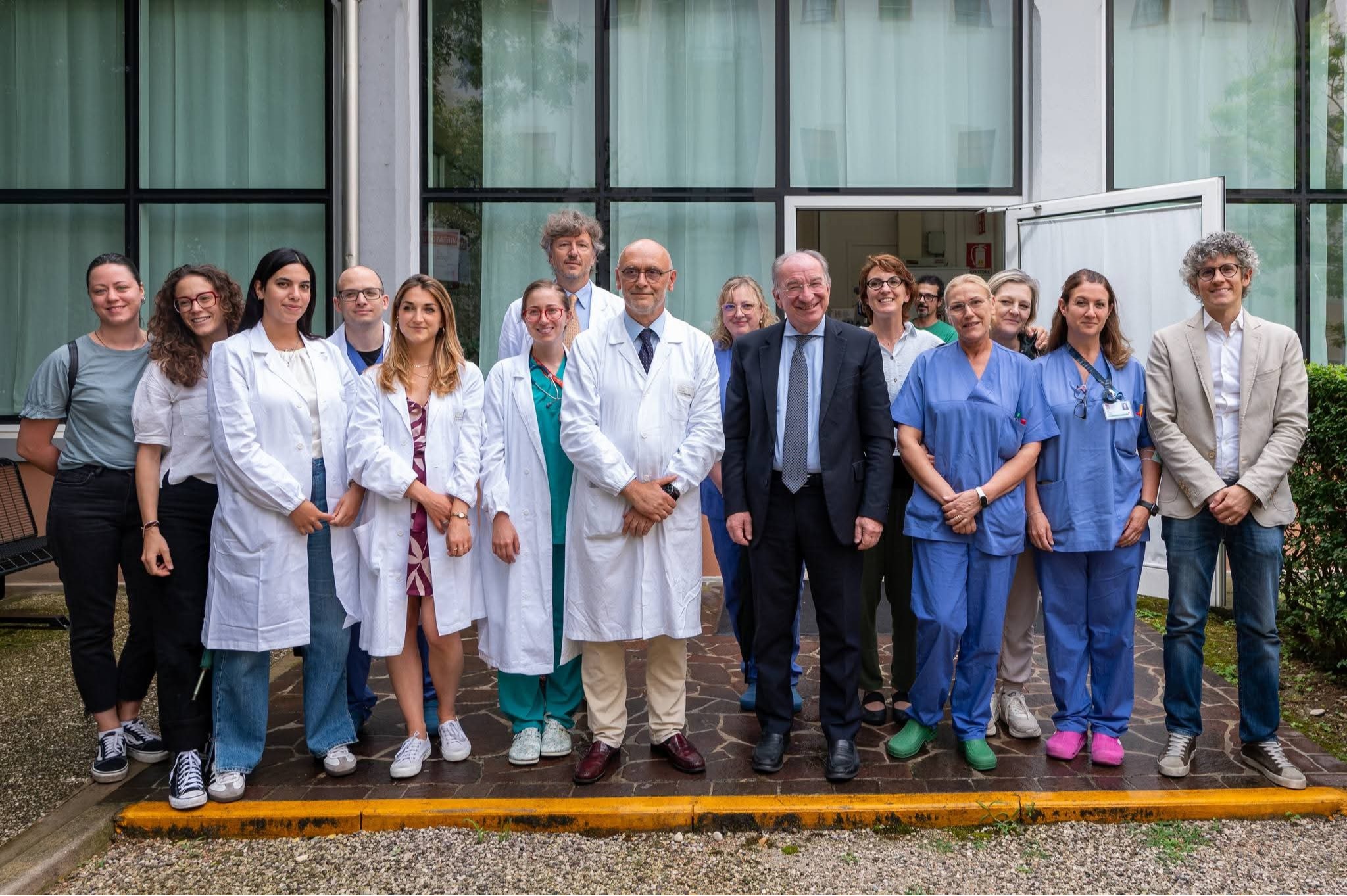 Gruppo di persone  + DG