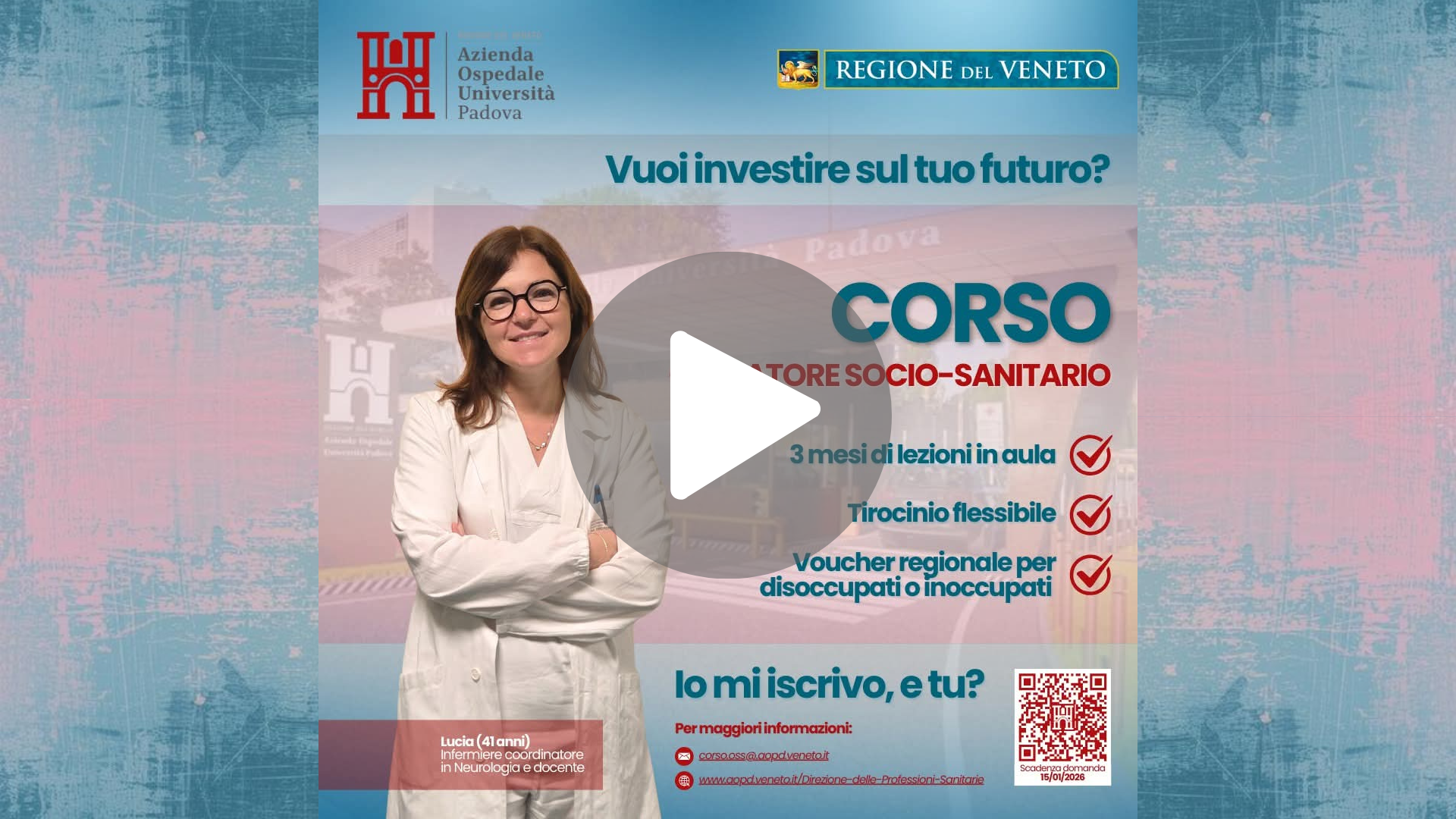 donna in divisa sanitaria e testo