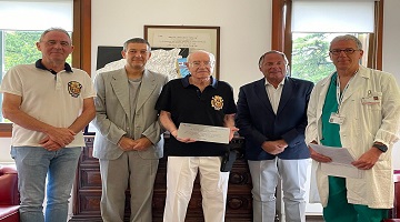 Foto consegna targa Carlo Padoan